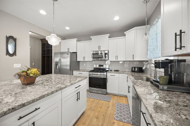 905 Spruce Street, Waukee, IA 50263