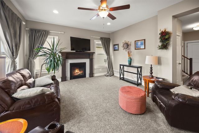 905 Spruce Street, Waukee, IA 50263