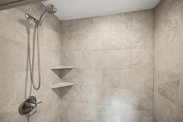 905 Spruce Street, Waukee, IA 50263