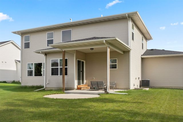905 Spruce Street, Waukee, IA 50263