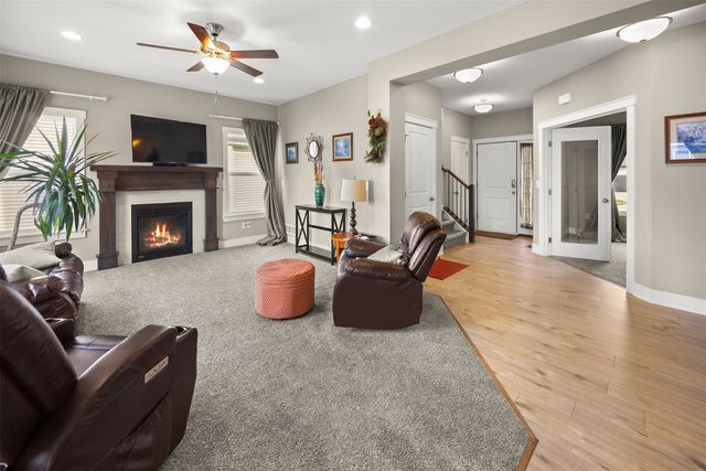 905 Spruce Street, Waukee, IA 50263