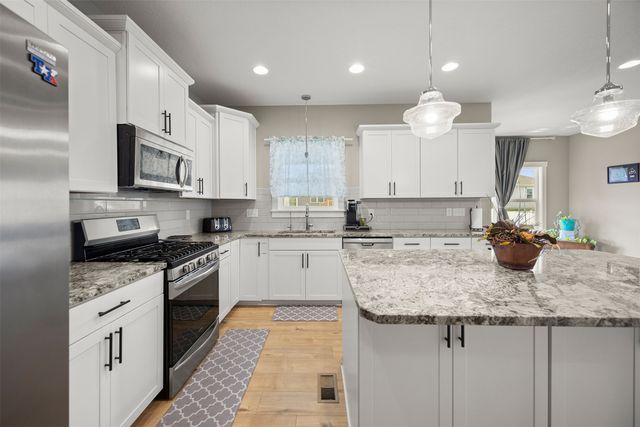 905 Spruce Street, Waukee, IA 50263