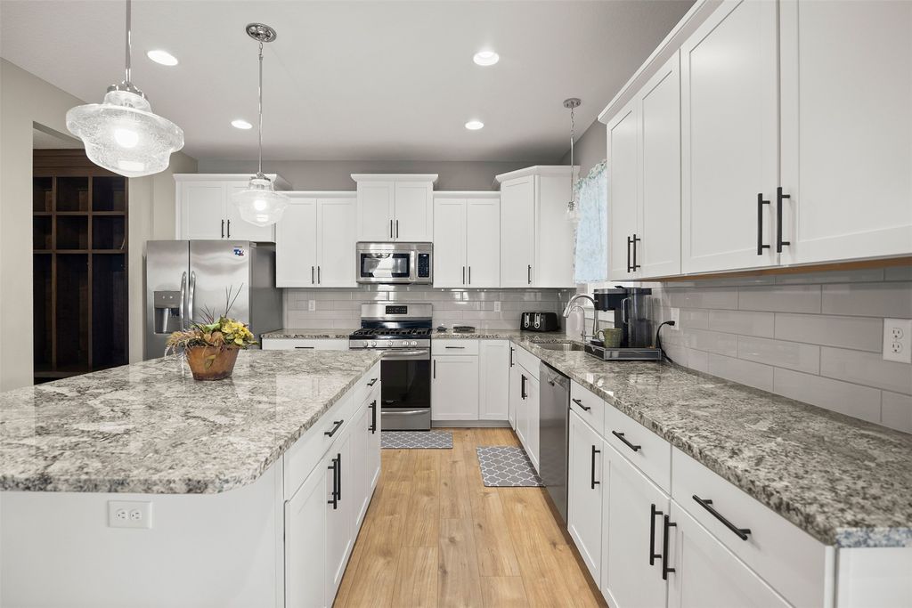 905 Spruce Street, Waukee, IA 50263