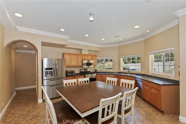 494 Lakeview Court, Big Bear Lake, CA 92315