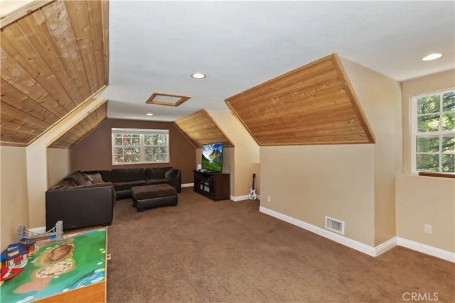 494 Lakeview Court, Big Bear Lake, CA 92315