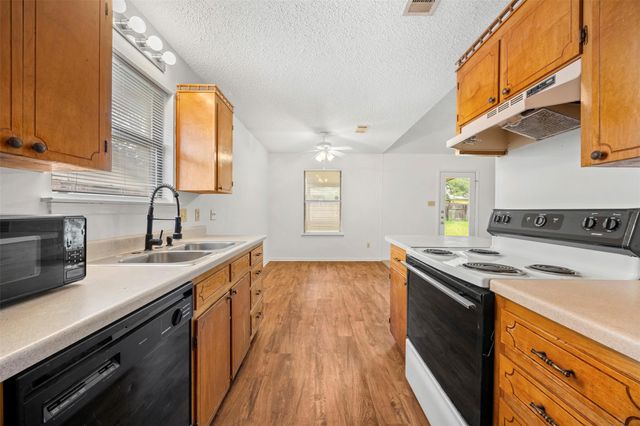 312 Saddle DR, Copperas Cove, TX 76522