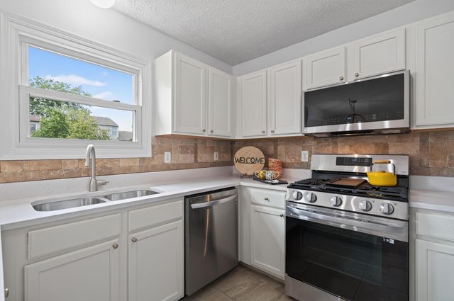 341 Western Dreamer Drive, Delaware, OH 43015