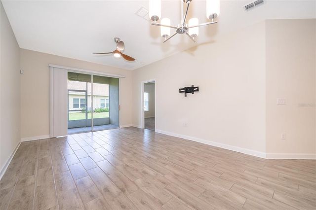 1173 TRAPPERS TRAIL LOOP, Champions Gate, FL 33896