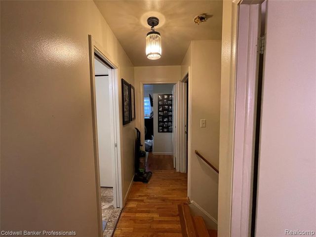 5021 Forest Side Drive, Flint, MI 48532