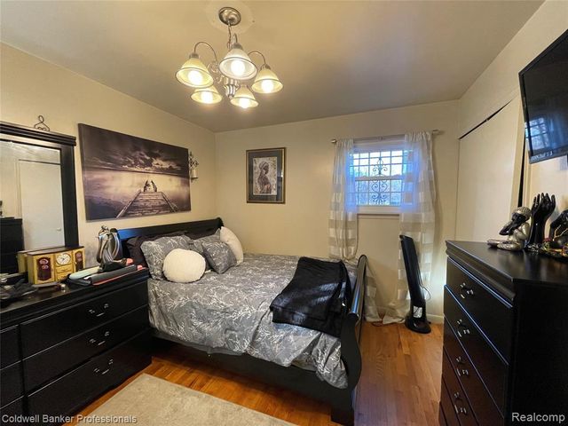 5021 Forest Side Drive, Flint, MI 48532