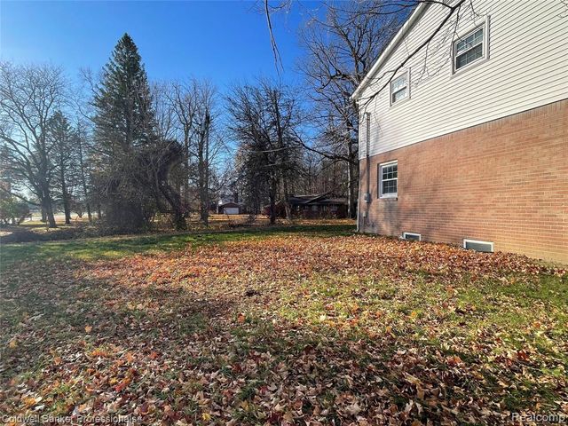 5021 Forest Side Drive, Flint, MI 48532