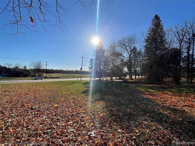 5021 Forest Side Drive, Flint, MI 48532