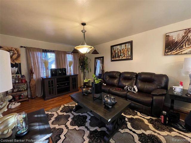 5021 Forest Side Drive, Flint, MI 48532