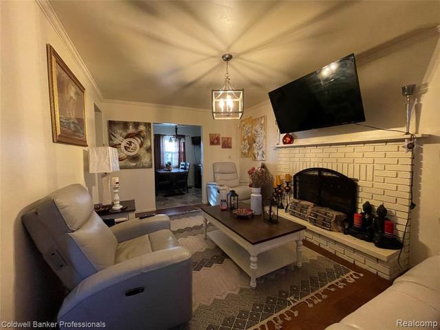 5021 Forest Side Drive, Flint, MI 48532