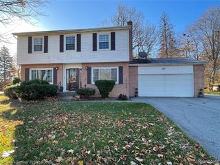 5021 Forest Side Drive, Flint, MI 48532