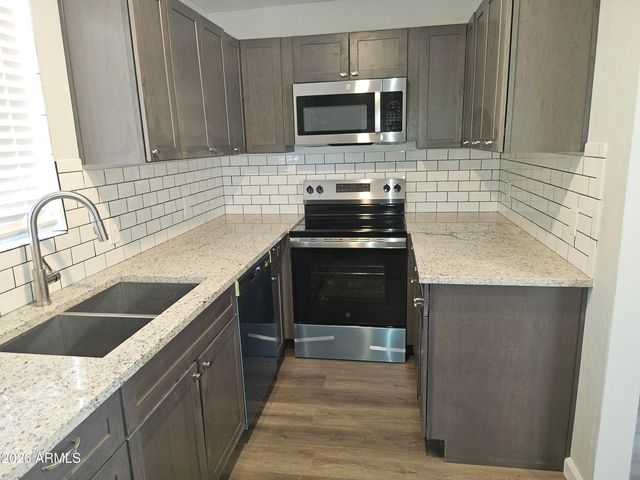 524 W 3RD Place, Mesa, AZ 85201
