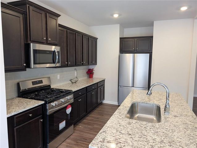 168 Parkwood Drive, Dawsonville, GA 30534