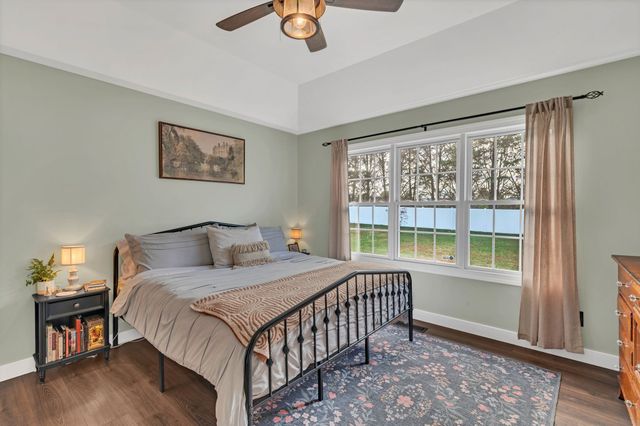 17 Favre Cir, Winchester, TN 37398