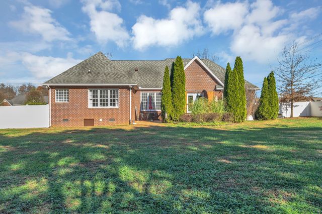 17 Favre Cir, Winchester, TN 37398