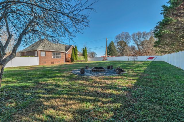 17 Favre Cir, Winchester, TN 37398