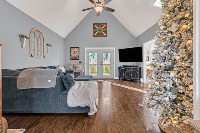 17 Favre Cir, Winchester, TN 37398