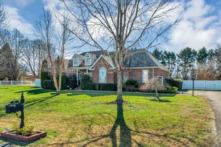 17 Favre Cir, Winchester, TN 37398