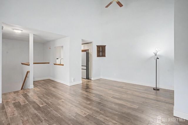 208 Sunshine Court, Parlin, NJ 08859
