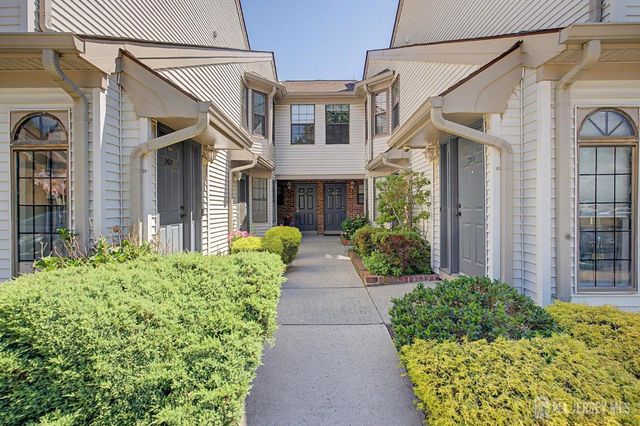 208 Sunshine Court, Parlin, NJ 08859