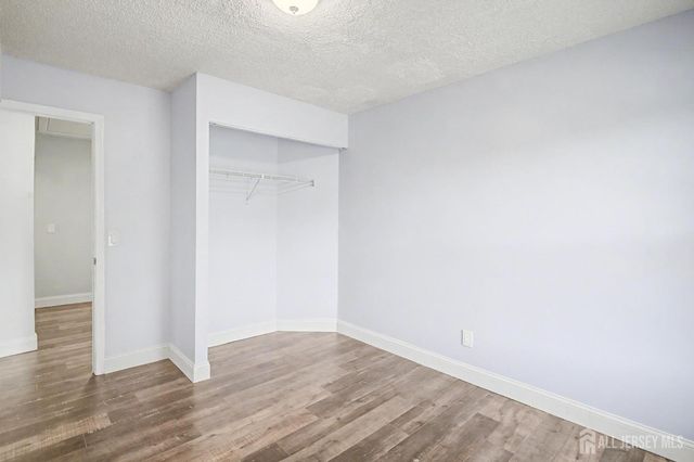 208 Sunshine Court, Parlin, NJ 08859