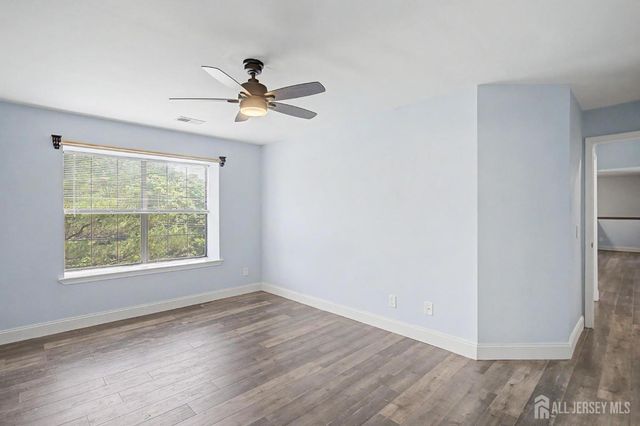 208 Sunshine Court, Parlin, NJ 08859