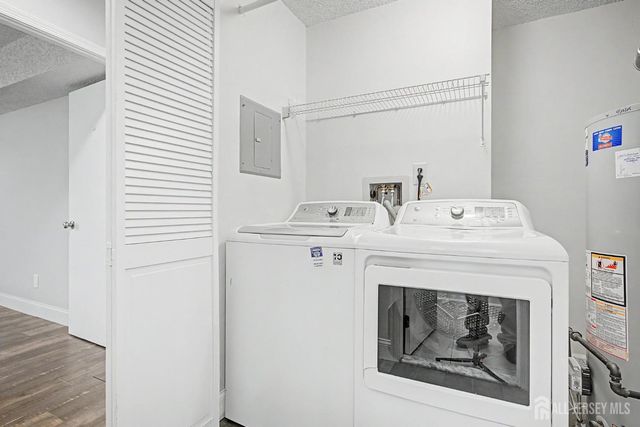 208 Sunshine Court, Parlin, NJ 08859
