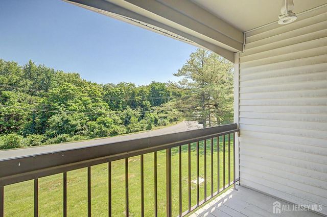 208 Sunshine Court, Parlin, NJ 08859
