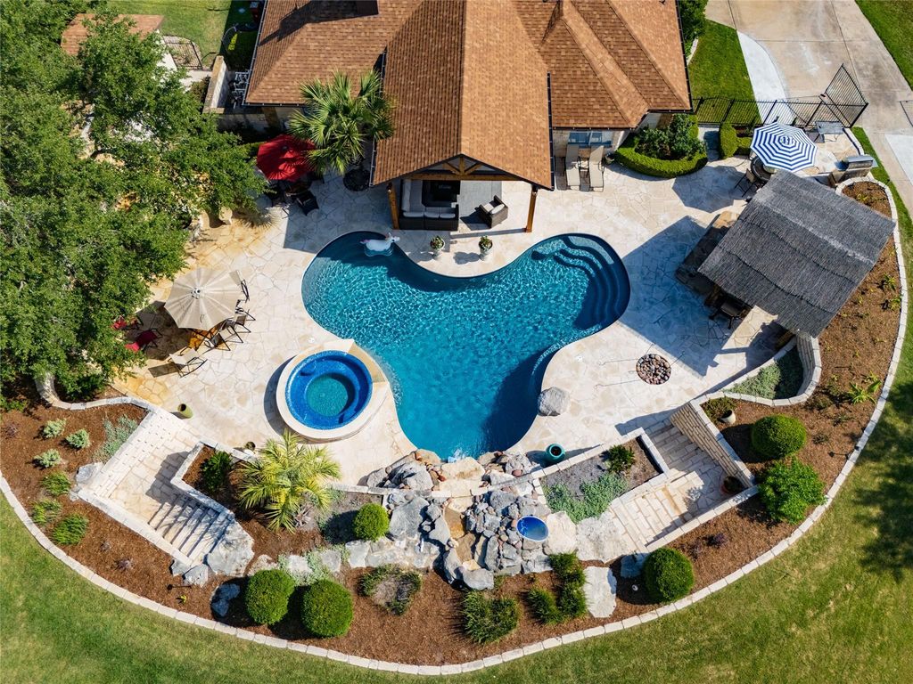 1020 Foothills DR, Dripping Springs, TX 78620