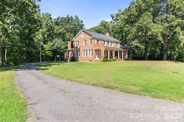 2510 Shelton Avenue, Statesville, NC 28677