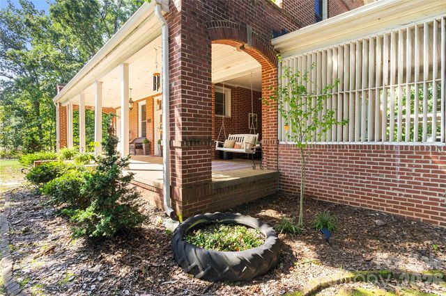 2510 Shelton Avenue, Statesville, NC 28677