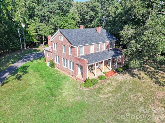 2510 Shelton Avenue, Statesville, NC 28677