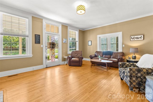 2510 Shelton Avenue, Statesville, NC 28677
