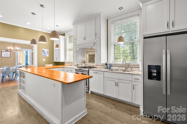 2510 Shelton Avenue, Statesville, NC 28677