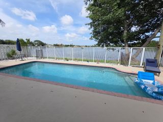5220 NW 53rd Avenue, Coconut Creek, FL 33073