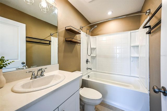 6130 FAIRMONT LANE, Palmetto, FL 34221