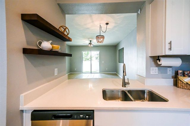 6130 FAIRMONT LANE, Palmetto, FL 34221