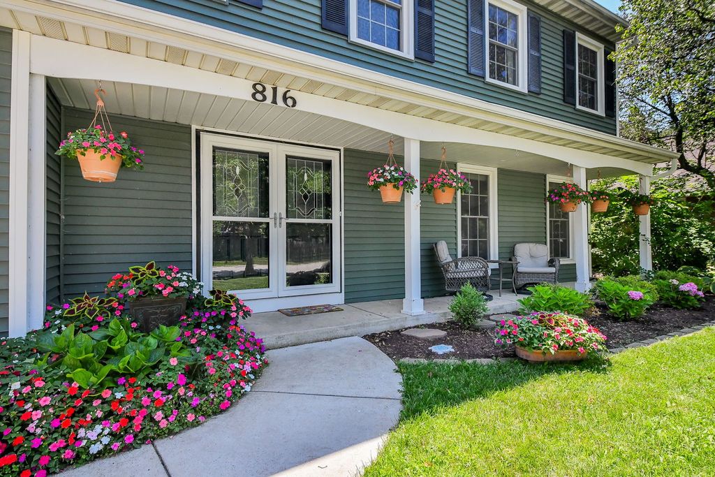 816 Canyon Run Road, Naperville, IL 60565 — photo 2