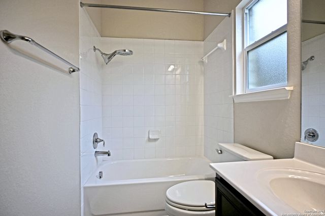 934 Avery, New Braunfels, TX 78130