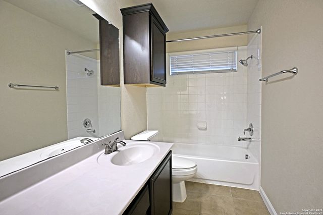 934 Avery, New Braunfels, TX 78130