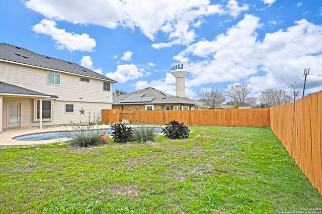 934 Avery, New Braunfels, TX 78130