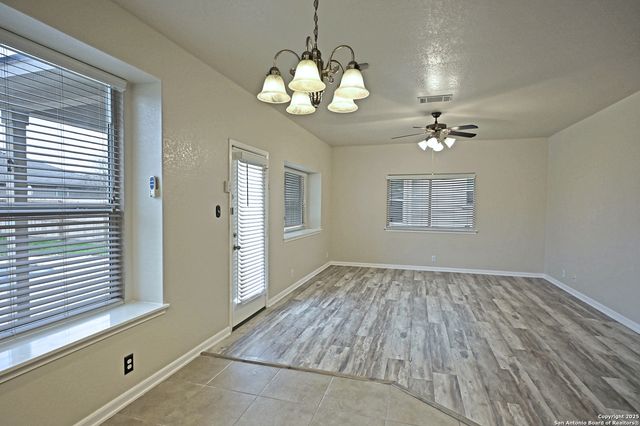 934 Avery, New Braunfels, TX 78130