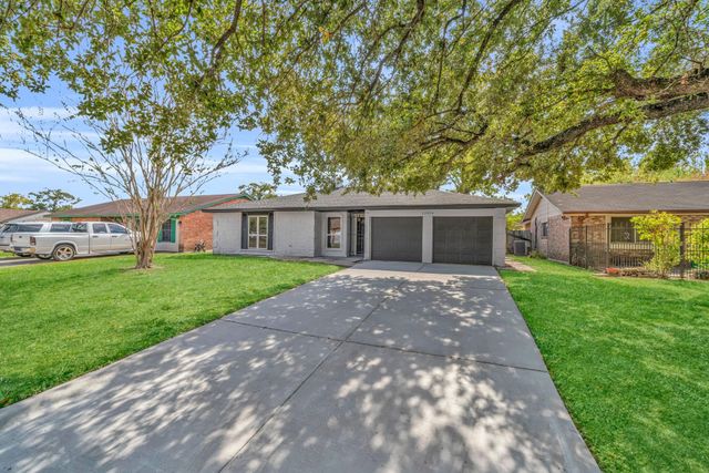 12426 Enchanted Path Drive, Houston, TX 77044