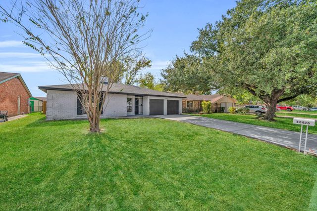 12426 Enchanted Path Drive, Houston, TX 77044