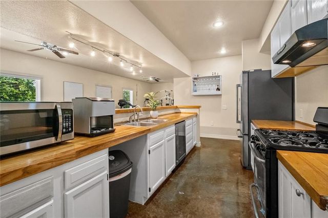 14222 Esculapia Hollow Road, Rogers, AR 72758