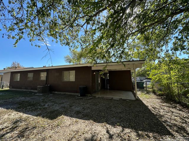 5127 VILLAGE GREEN, San Antonio, TX 78218